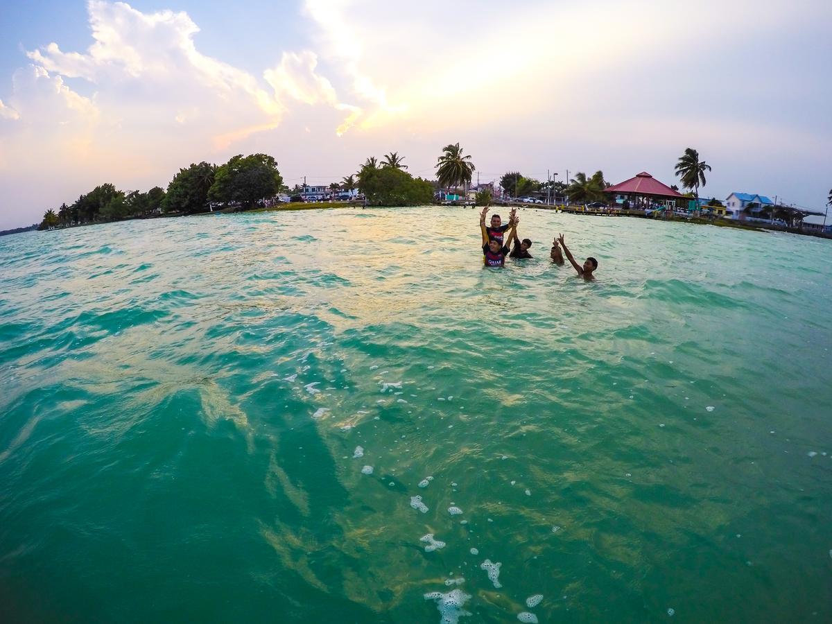 Hotel Maya Corozal Dış mekan fotoğraf